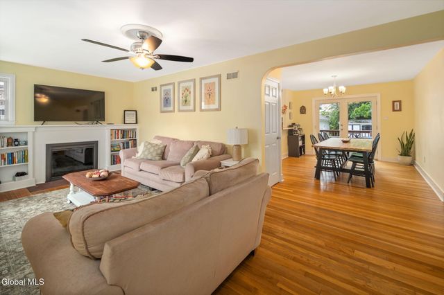 1548 Myron Street, Niskayuna, NY 12309