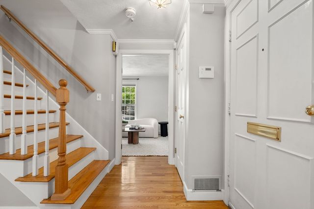 32 Linden St 5, Wellesley, MA 02482