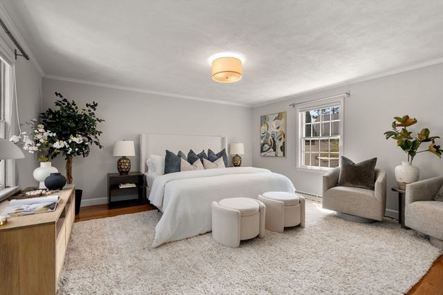 32 Linden St 5, Wellesley, MA 02482