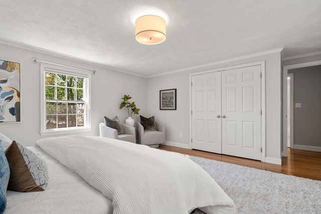 32 Linden St 5, Wellesley, MA 02482