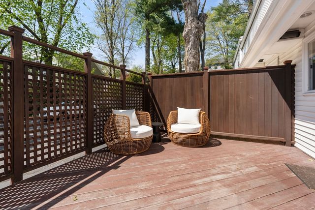 32 Linden St 5, Wellesley, MA 02482