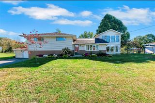 19498 Frischkorn Drive, Wellsville, OH 43968