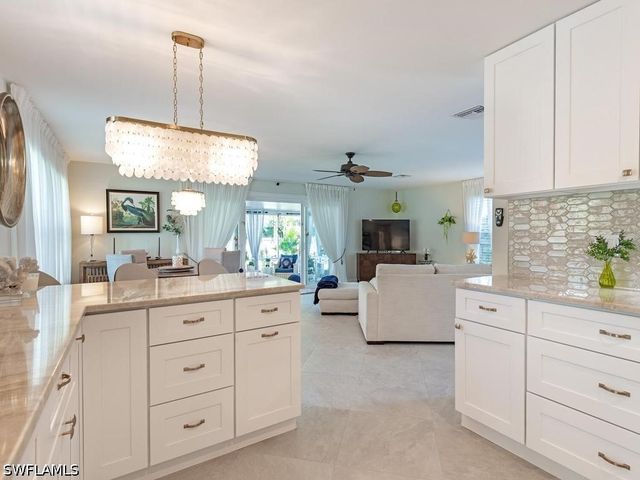 23 Knights Bridge RD A54, Naples, FL 34112