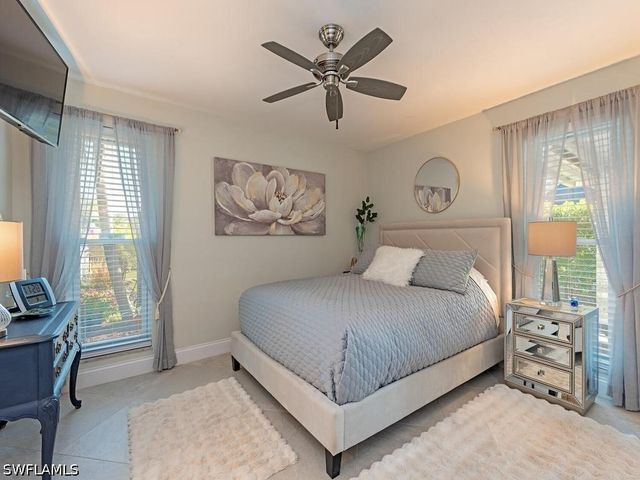 23 Knights Bridge RD A54, Naples, FL 34112