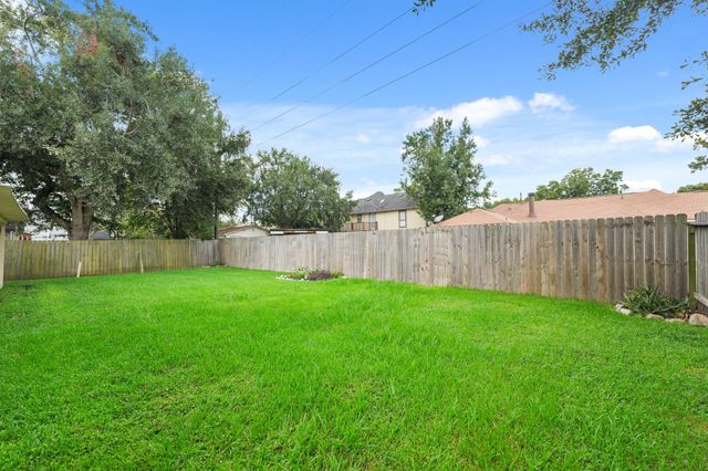 3651 Woodlace Drive, Humble, TX 77396
