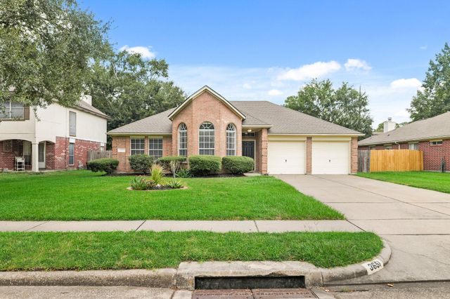 3651 Woodlace Drive, Humble, TX 77396