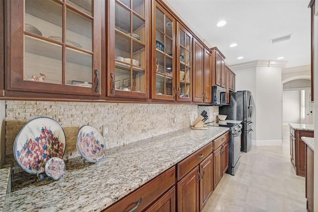 2817 ROLLING ACRES PLACE, Valrico, FL 33596