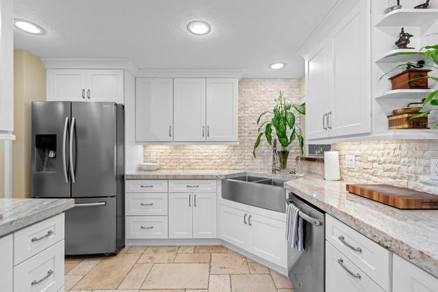 2865 SW 9th Street, Boynton Beach, FL 33435