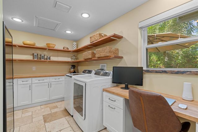 2865 SW 9th Street, Boynton Beach, FL 33435