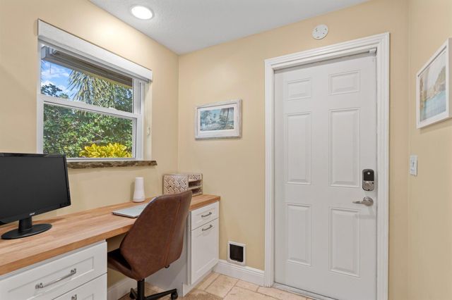 2865 SW 9th Street, Boynton Beach, FL 33435