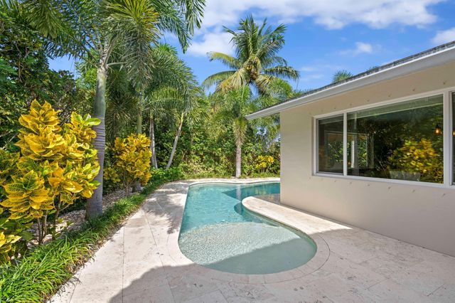 2865 SW 9th Street, Boynton Beach, FL 33435