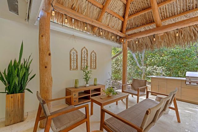 2865 SW 9th Street, Boynton Beach, FL 33435