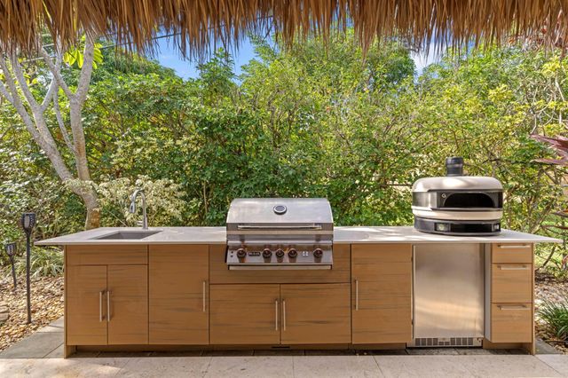 2865 SW 9th Street, Boynton Beach, FL 33435