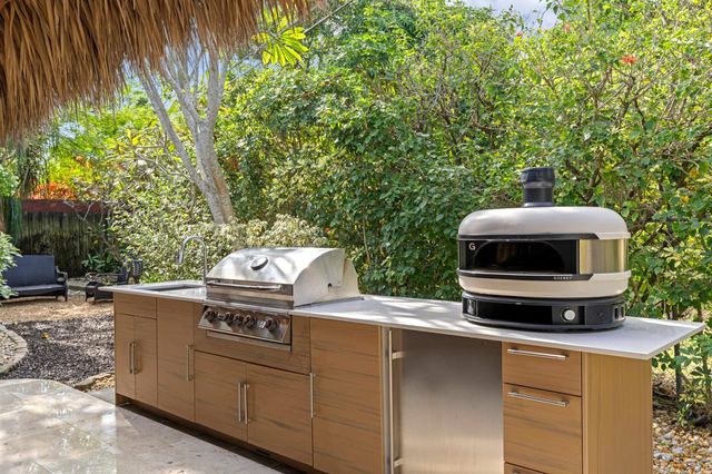 2865 SW 9th Street, Boynton Beach, FL 33435