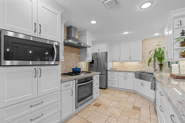 2865 SW 9th Street, Boynton Beach, FL 33435