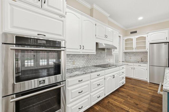 848 Birdsong, Bedford, TX 76021