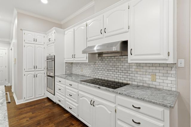 848 Birdsong, Bedford, TX 76021