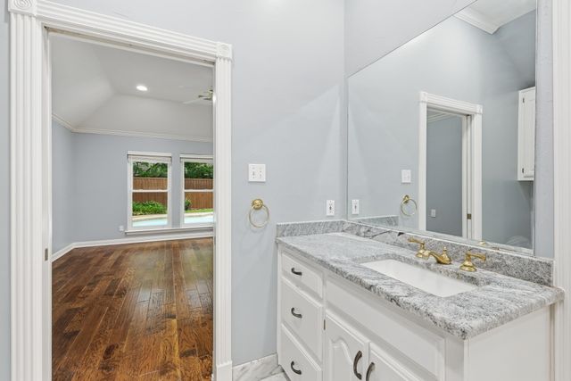 848 Birdsong, Bedford, TX 76021