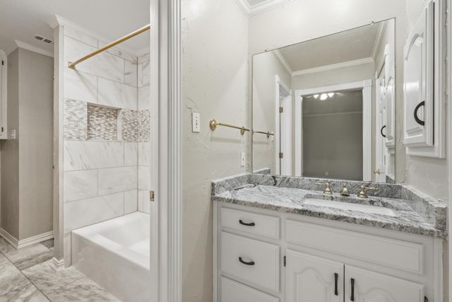 848 Birdsong, Bedford, TX 76021