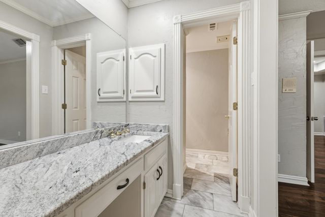 848 Birdsong, Bedford, TX 76021