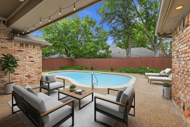 848 Birdsong, Bedford, TX 76021