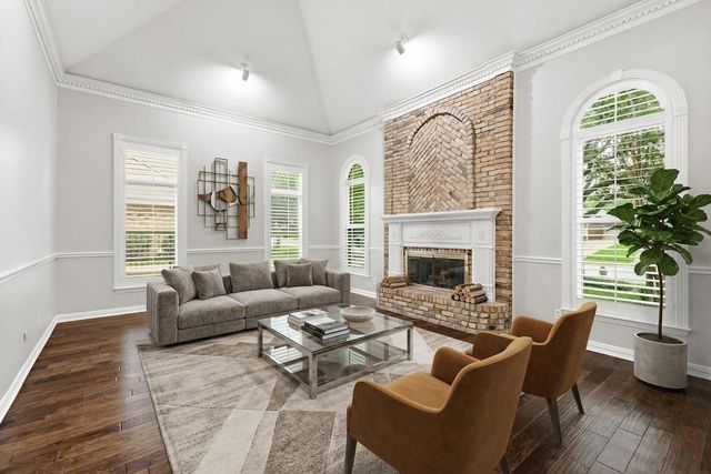 848 Birdsong, Bedford, TX 76021