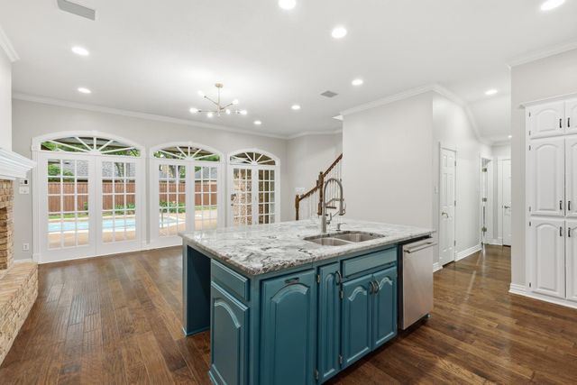 848 Birdsong, Bedford, TX 76021