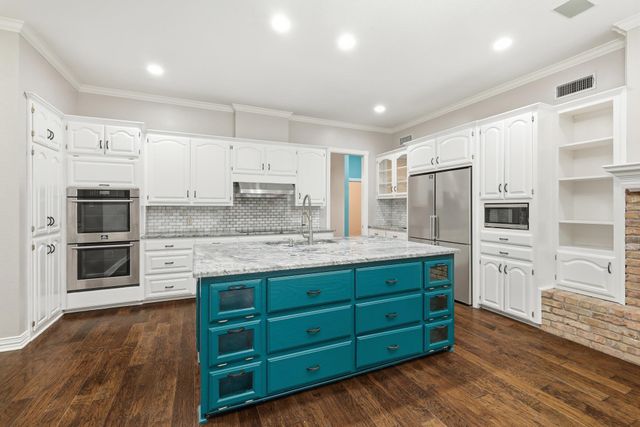 848 Birdsong, Bedford, TX 76021
