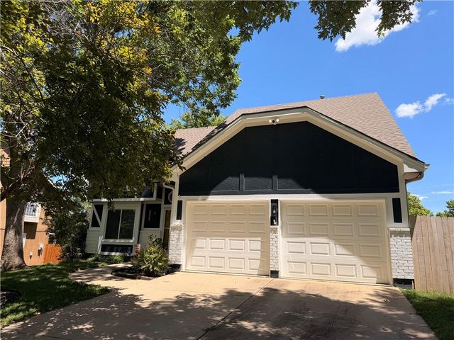 8933 Woodstone Street, Lenexa, KS 66219