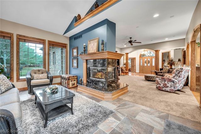 3302 Ashton Drive, Uniontown, OH 44685