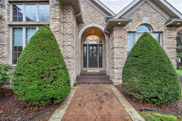 3302 Ashton Drive, Uniontown, OH 44685