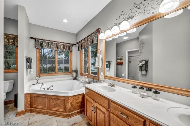 3302 Ashton Drive, Uniontown, OH 44685