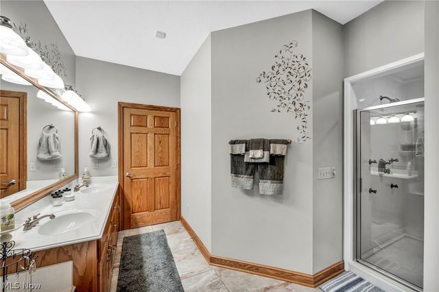 3302 Ashton Drive, Uniontown, OH 44685