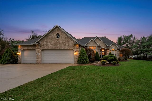 3302 Ashton Drive, Uniontown, OH 44685