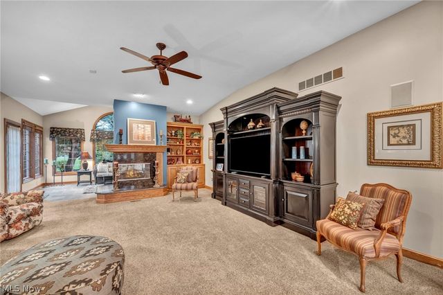 3302 Ashton Drive, Uniontown, OH 44685