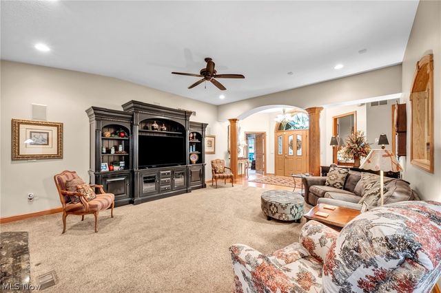 3302 Ashton Drive, Uniontown, OH 44685