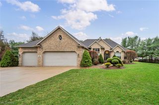 3302 Ashton Drive, Uniontown, OH 44685