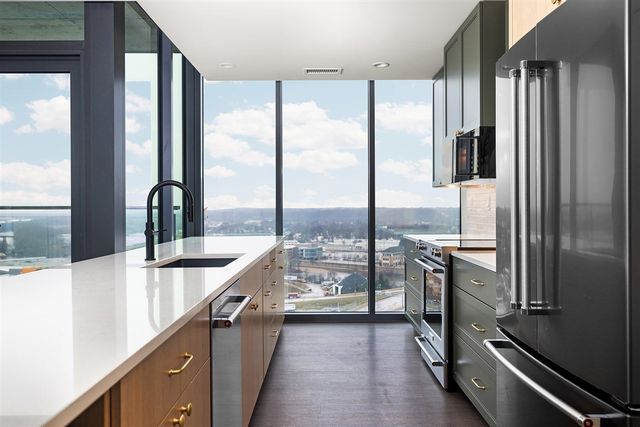 144 Oakes Street 2006, Grand Rapids, MI 49503