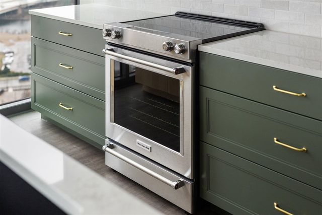 144 Oakes Street 2006, Grand Rapids, MI 49503