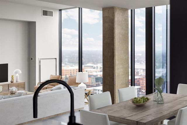 144 Oakes Street 2006, Grand Rapids, MI 49503