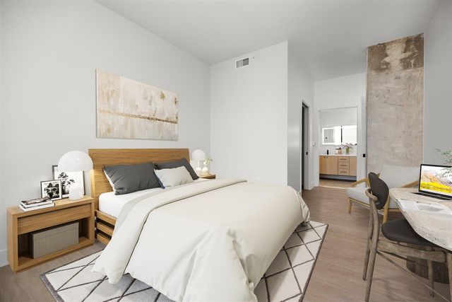 144 Oakes Street 2006, Grand Rapids, MI 49503