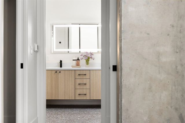 144 Oakes Street 2006, Grand Rapids, MI 49503