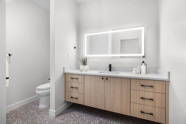 144 Oakes Street 2006, Grand Rapids, MI 49503