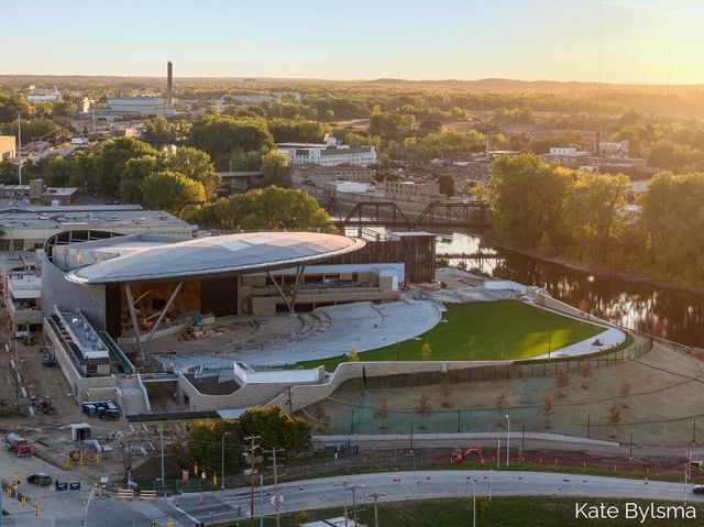 144 Oakes Street 2006, Grand Rapids, MI 49503