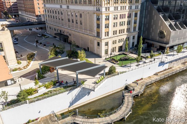 144 Oakes Street 2006, Grand Rapids, MI 49503