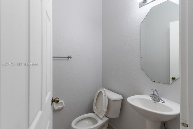 806 N Santa Catalina Circle, North Lauderdale, FL 33068