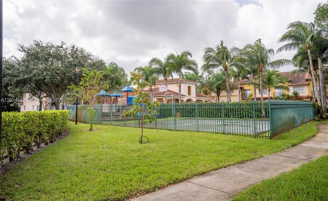 806 N Santa Catalina Circle, North Lauderdale, FL 33068