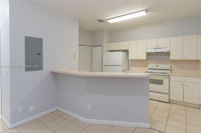806 N Santa Catalina Circle, North Lauderdale, FL 33068