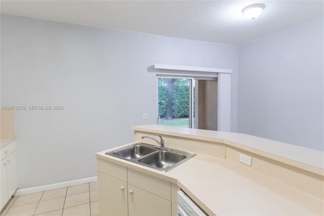 806 N Santa Catalina Circle, North Lauderdale, FL 33068