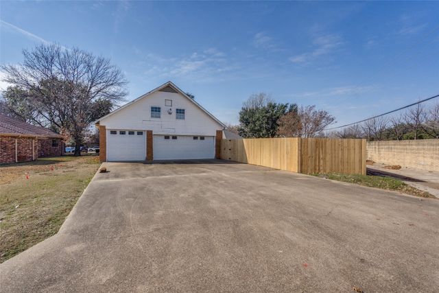 3306 Blue Bell Place, Richardson, TX 75082